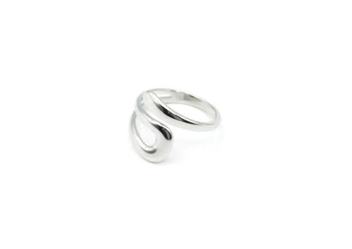 Anillo Dúo acero inoxidable plateado diseño orgánico y moderno, ajustable de curvas finas. Delacabra