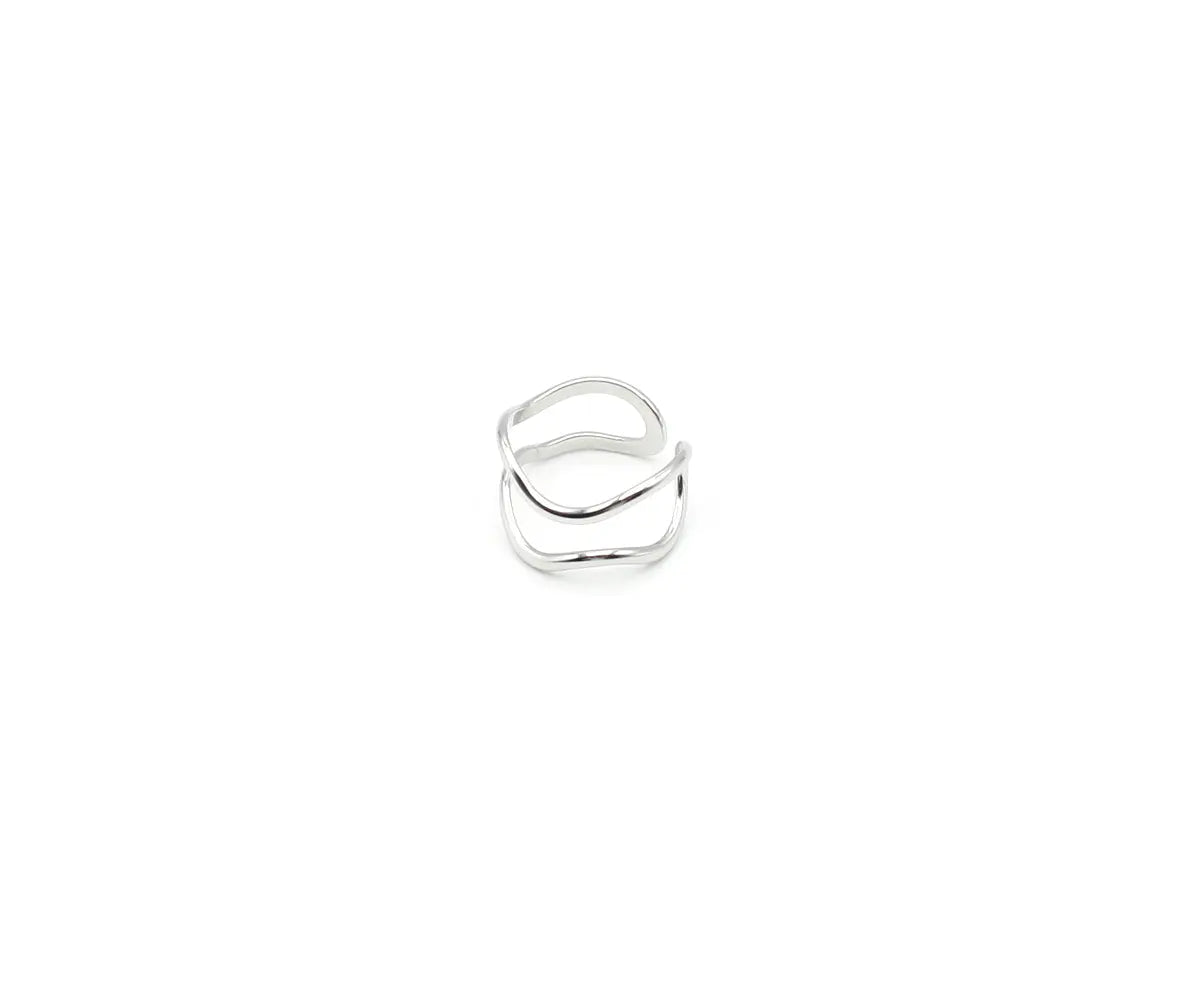 Anillo Kinetic acero inoxidable plateado diseño de vanguardia ligero y moderno, ajustable acabado brillante. Delacabra