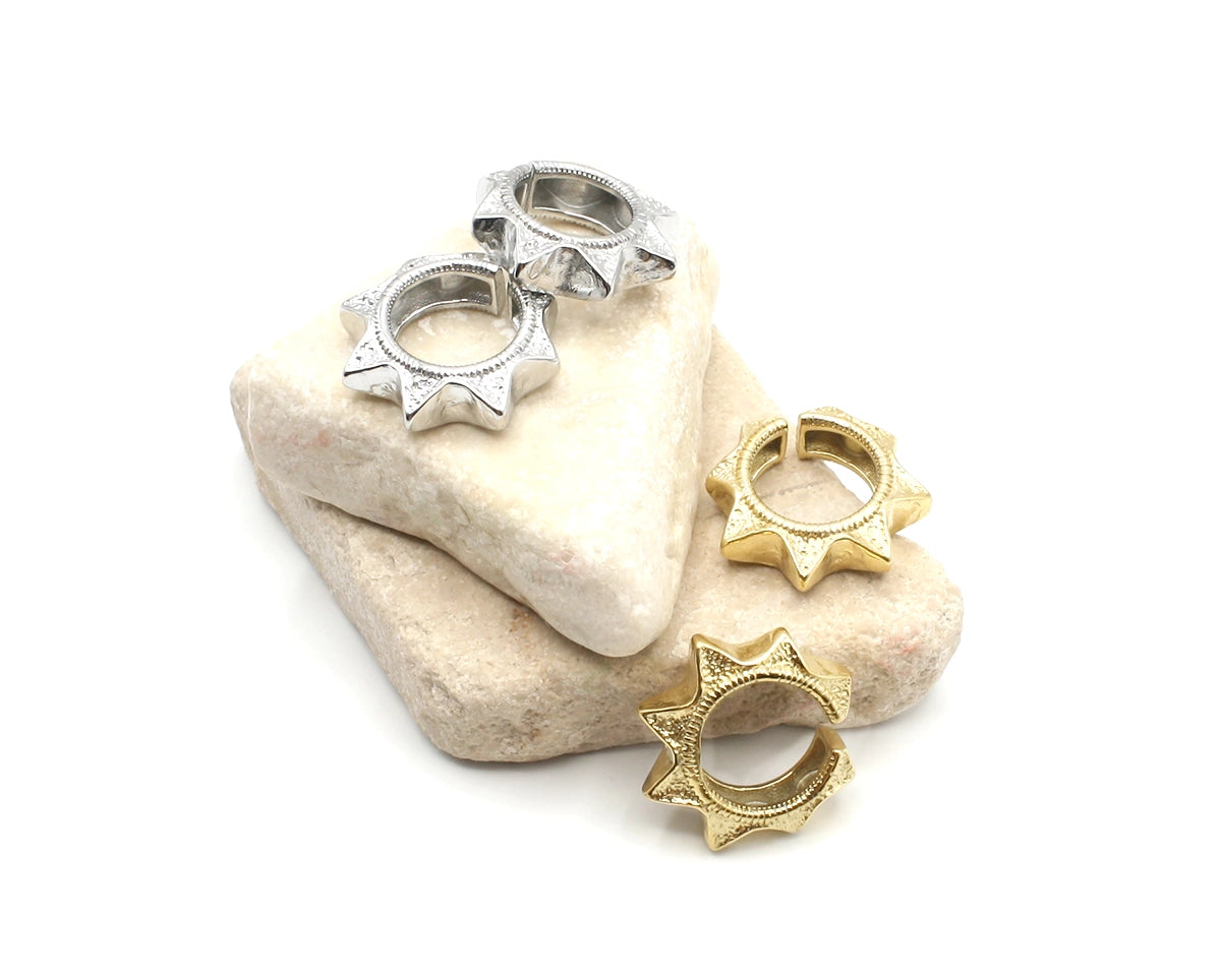 Anillos Lily acero inoxidable dorado ó plateado, material resistente y calidad excelente, hipoalergénico y durable. DELACABRA