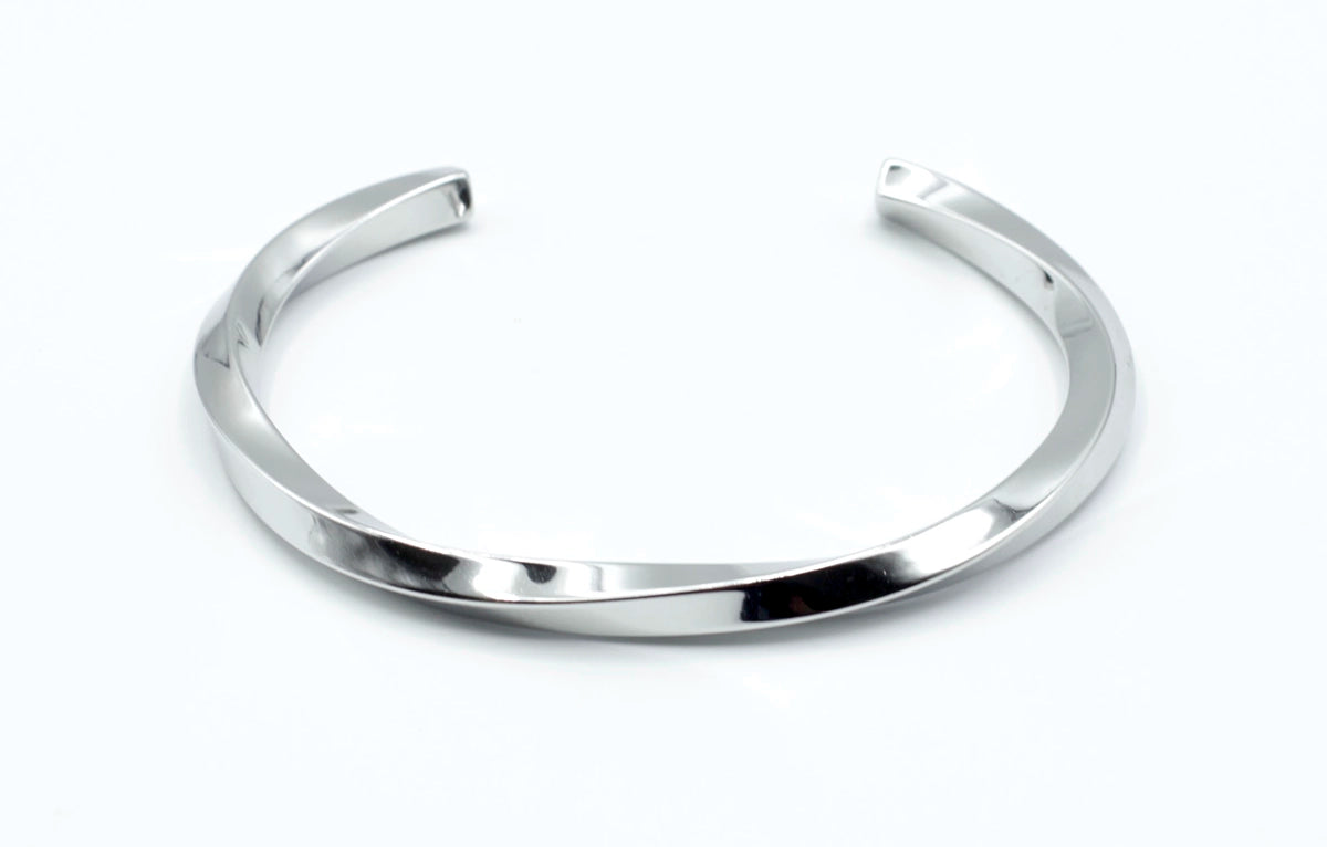 Brazalete Sweet Twist acero plateado inoxidable ultra resistente acabados suaves y lisos - delacabra