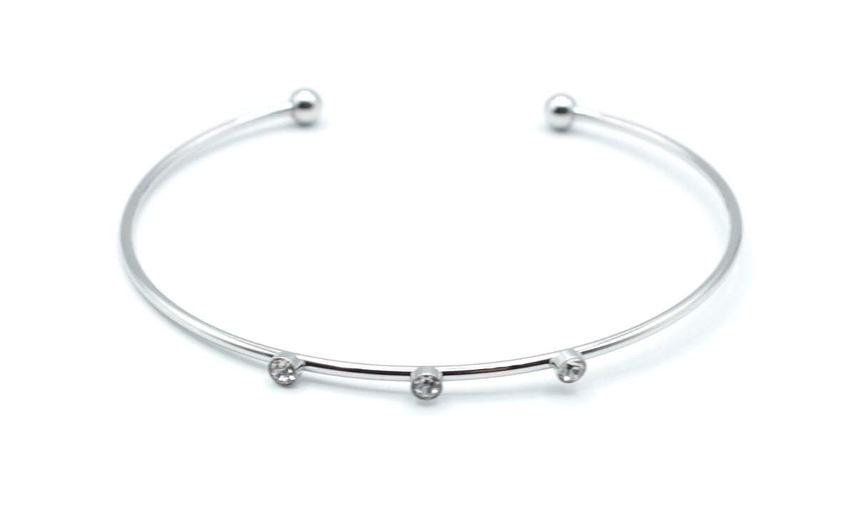 Brazalete Three Diamonds acero inoxidable plateado ajustable vista frontal, ligero y funcional - delacabra