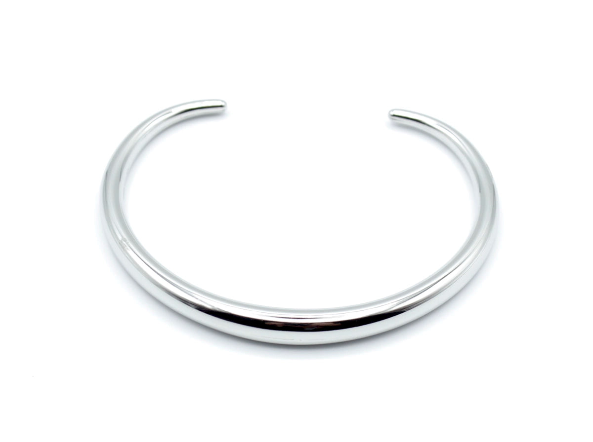 Brazalete Lluna abierto de acero inoxidable plateado, diseño minimalista y elegante, hipoalergénico, resistente al agua, ajustable y duradero -DELACABRA