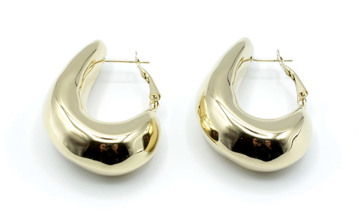 Pendientes Aro Jazz acero inoxidable dorado, diseño sofisticado ideal para ser la atracción principal del conjunto, resistente, hipoalergénico y livianos. - DELACABRA