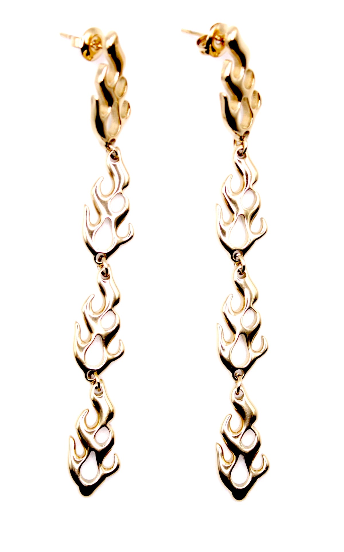 Pendientes Up In Flames acero inoxidable dorado, diseño moderno y sofisticado, ideales para cualquier look, representa la pasión, energía inagotable que impulsa corazones. - DELACABRA