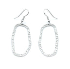 Pendientes Oslo acero inoxidable plateado un accesorio ideal que nunca puede faltar, ligero y versátil puede usarse desde tu look casual al mas elegante. hipoalergénico, brillante y resistente. - DELACABRA