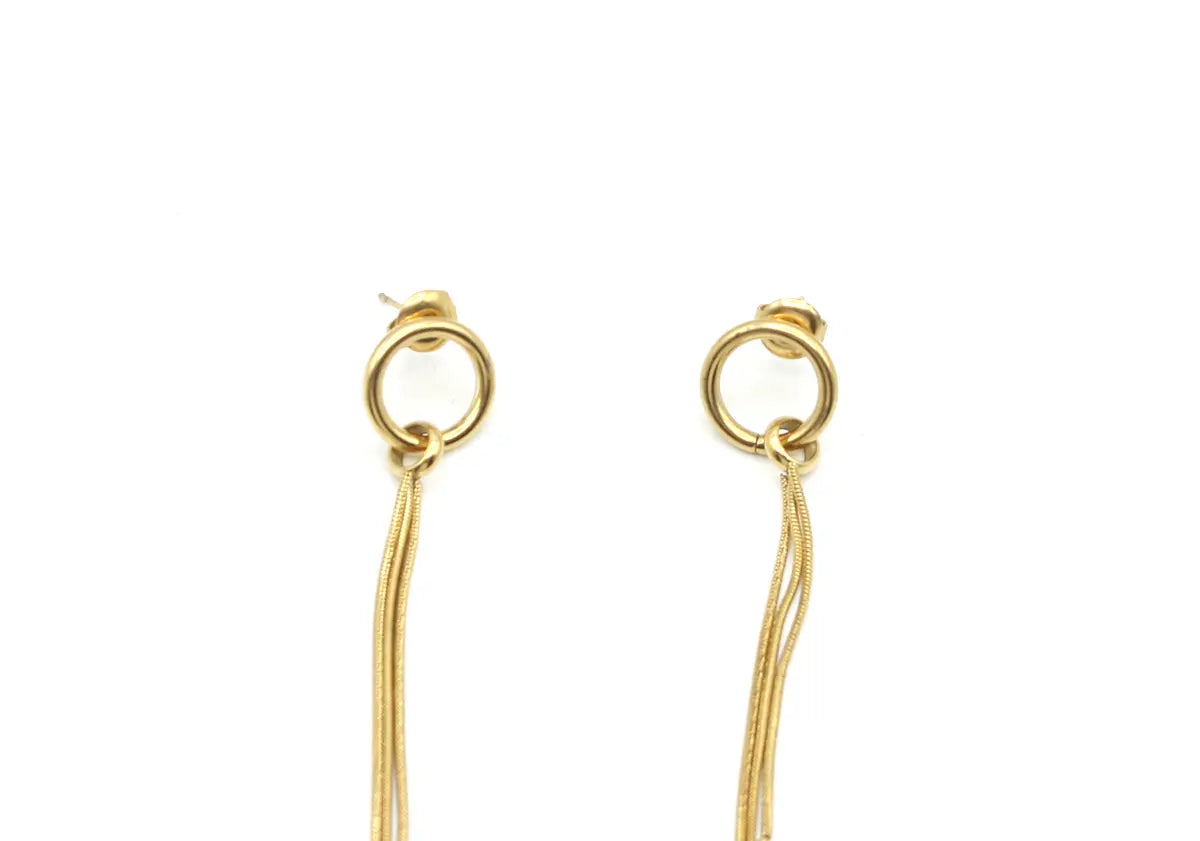 Pendientes Aldaba acero inoxidable dorado acabado brillante, ligeros y versátiles, cómodos para llevarlos todo el día. Delacabra
