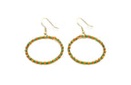 Pendientes Coral acero inoxidable  dorado y resina verde y naranja, vista frontal diseño moderno de colores muy vivos, perfecto para darle alegría a tu outlook. DELACABRA