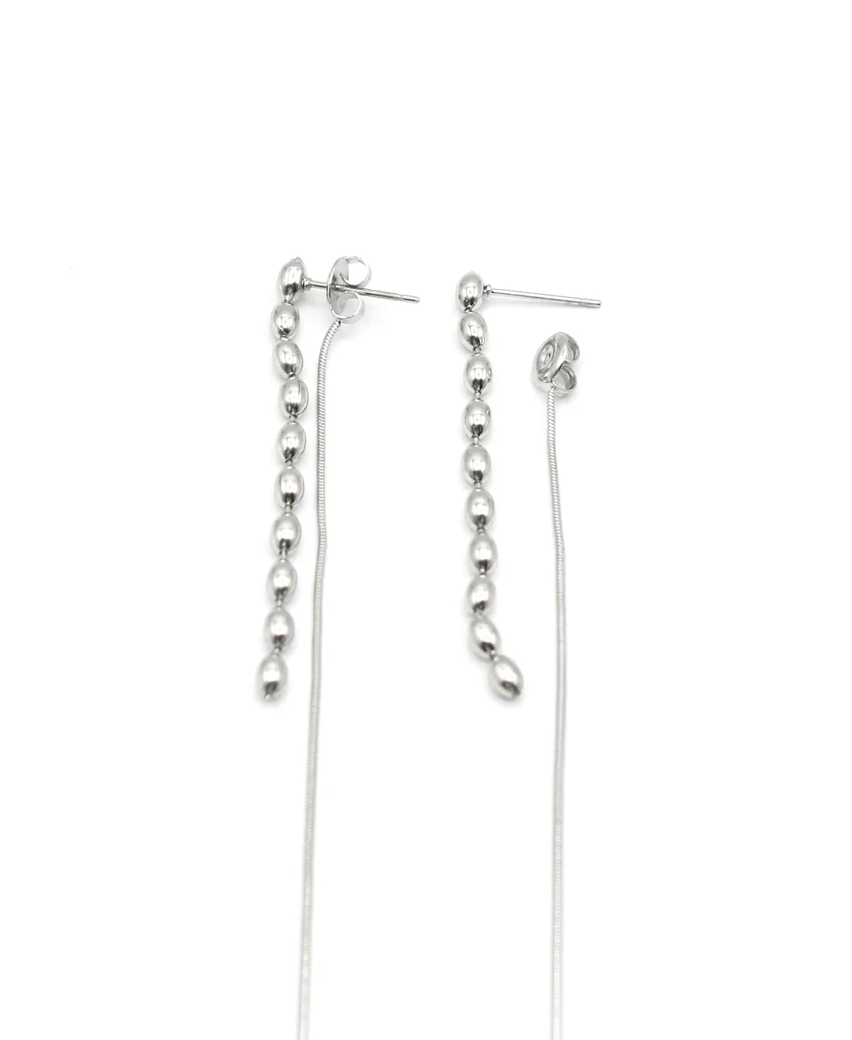 Pendientes largos Thread acero inoxidable plateado de calidad premium, ligeros y de alta resistencia. cierre de mariposa muy confiable. Delacabra