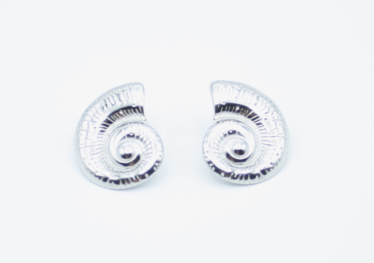 Pendientes Orilla acero inoxidable plateado, son tan ligeros que los puedes usar todos los días, o en ocasiones especiales, hipoalergénico, brillante y resistente. - DELACABRA