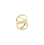 Detalle del interior pulido y ergonomía del anillo Coralina plata. Acero hipoalergénico de la marca DELACABRA.