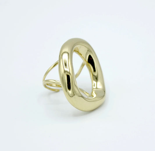 Anillo dorado Saturno de acero inoxidable ajustable con diseño abierto ovalado, acabado brillante y estilo moderno para mujer