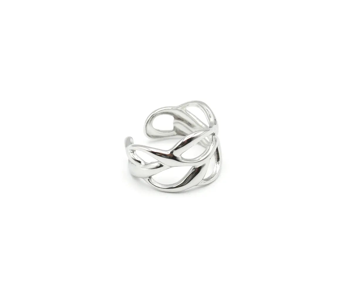 Perfil del anillo Duna plateado mostrando el entrelazado de su estructura abierta. Acero amable con la piel DELACABRA