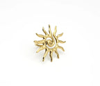 Anillo ajustable Esoteric Sun de acero quirúrgico dorado. Diseño street style, hipoalergénico y waterproof de DELACABRA.
