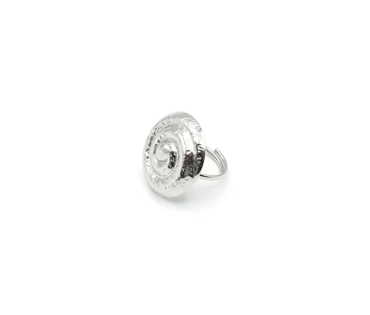 Anillo Parthenope ajustable plateado, diseño en espiral martillado y material hipoalergénico de alta durabilidad - DELACABRA