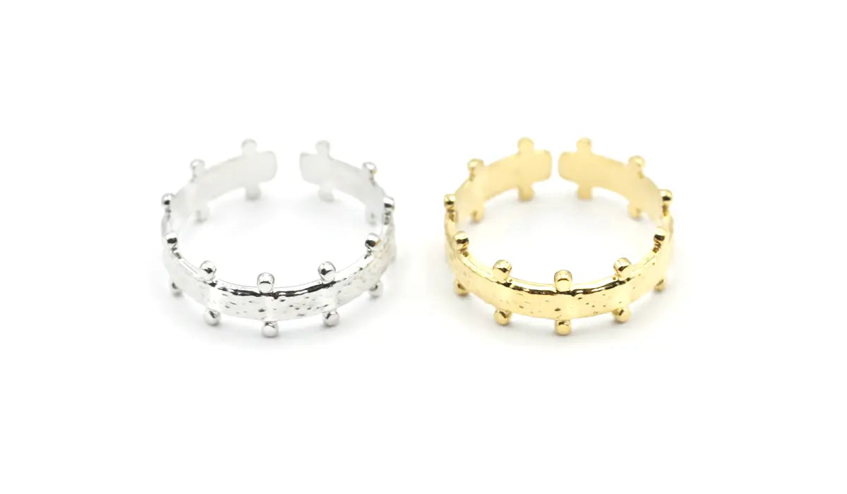 Anillo Ra ajustable en acero inoxidable plateado y dorado, acabado brillante, sutil y elegante, combinable con otros anillos. DELACABRA SHOP