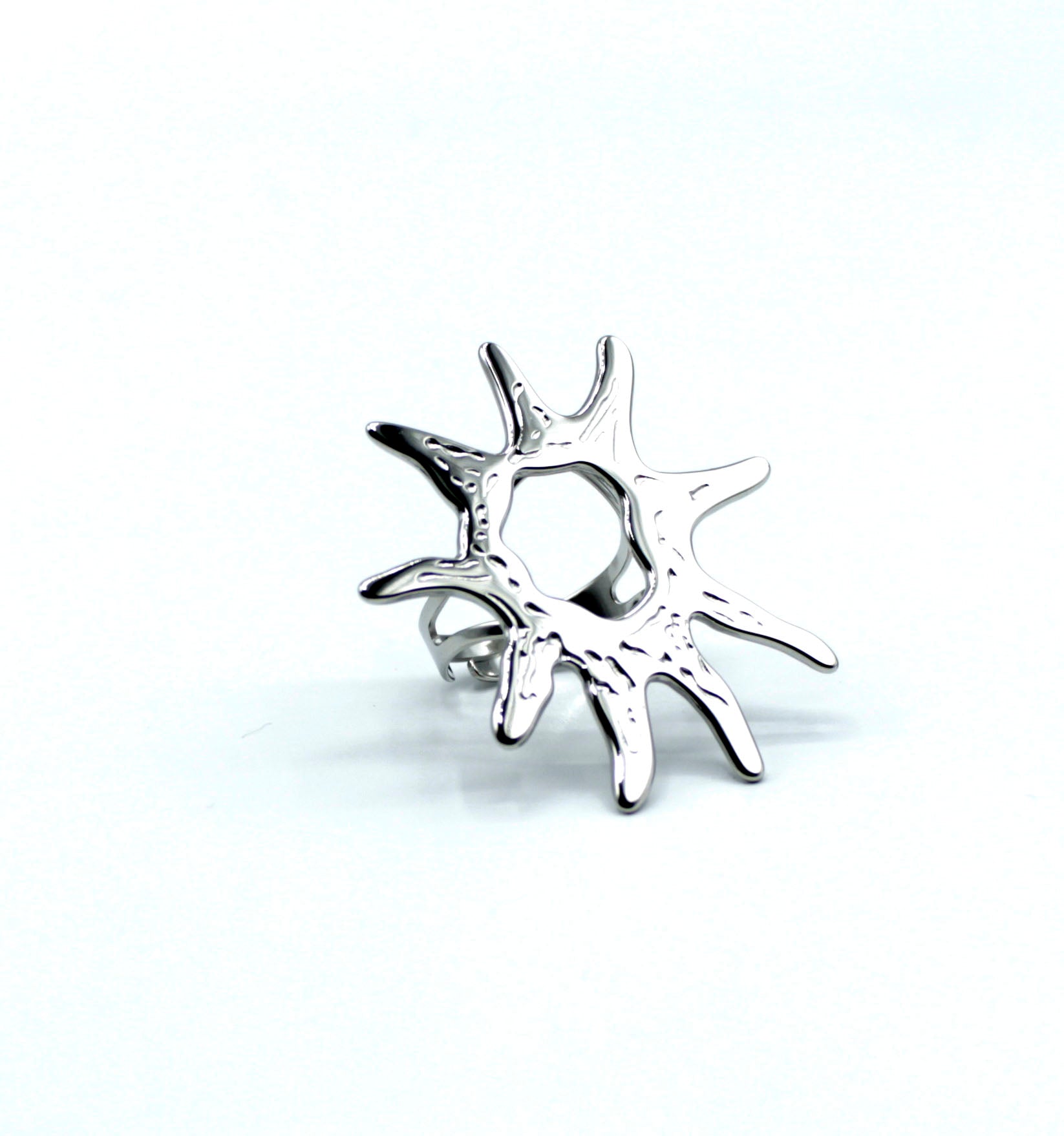 Anillo Sunshine plateado de acero inoxidable, diseño artístico, ajustable e hipoalergénico - DELACABRA