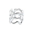 Anillo plateado ajustable de acero inoxidable de la marca DELACABRA con diseño abierto de formas onduladas, hipoalergénico y resistente al agua
