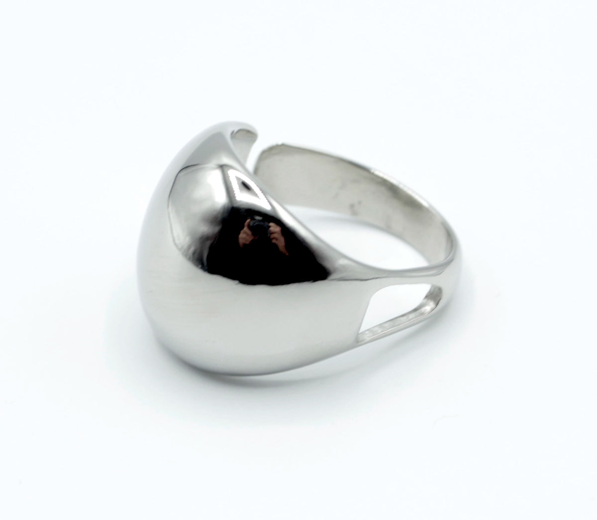 Anillo Venus marca delacabra, acero inoxidable ajustable, plateado brillante, sofisticado y elegante. DELACABRA