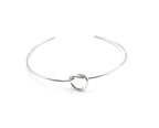 Brazalete Nude acero inoxidable plateado fino con un nudo marinero simple, resistente e hipoalergénico. - DELACABRA