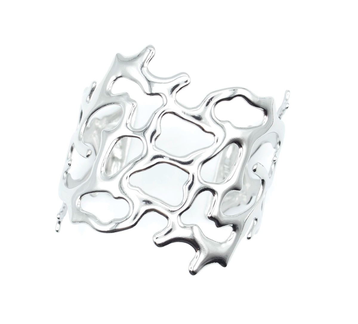 Vista frontal de brazalete diseño coral calado en acero inoxidable plateado, hipoalergénico, resistente al agua, ajustable y duradero -DELACABRA