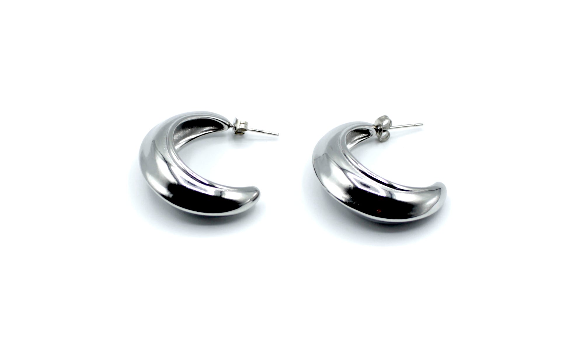 Aros medio aro Cadaqués plateados en acero inoxidable hipoalergénico, estilo moderno y minimalista -DELACABRA