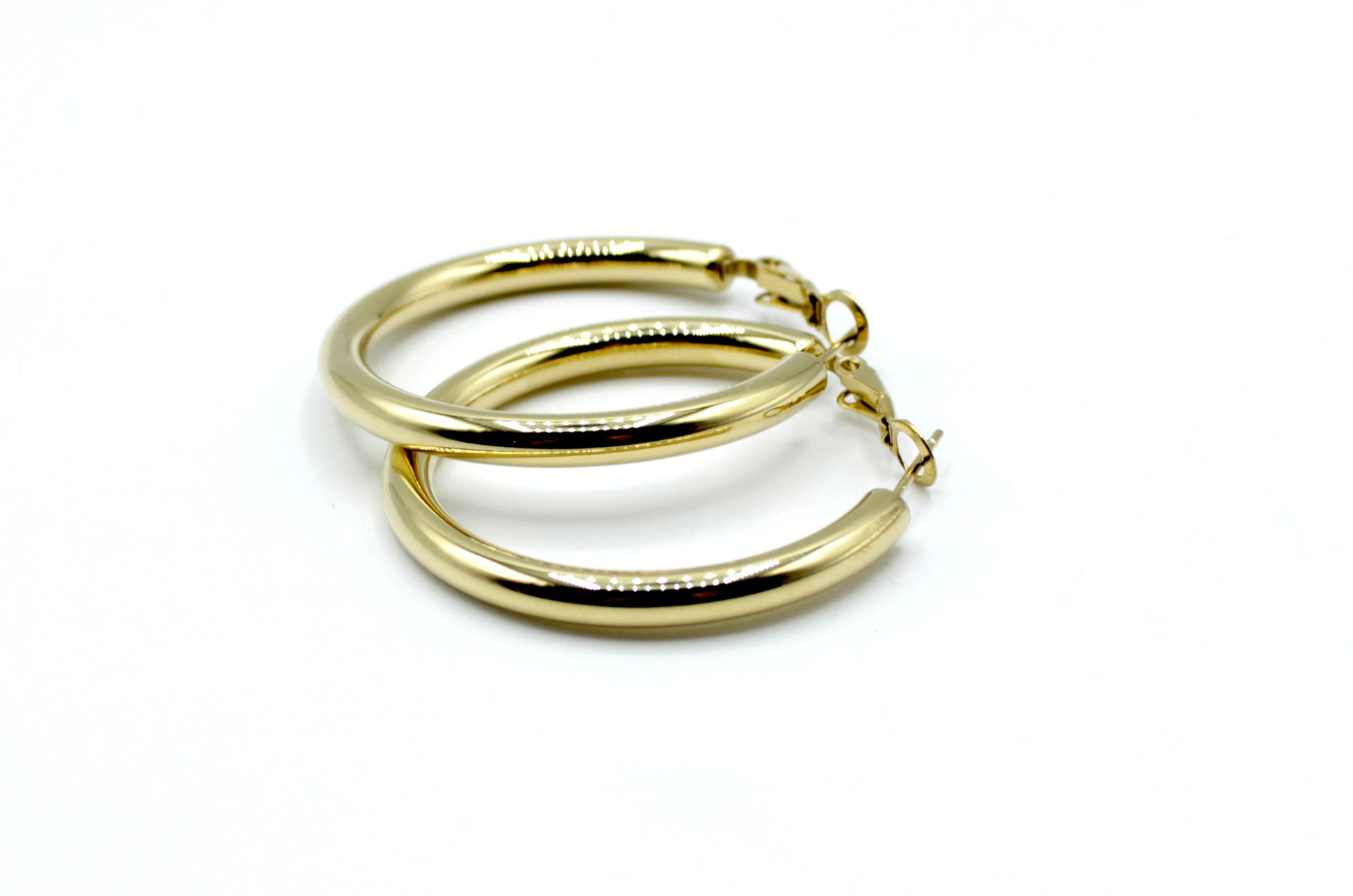 Pendientes Classic dorados de acero inoxidable hipoalergénico, aros medianos resistentes al agua -DELACABRA