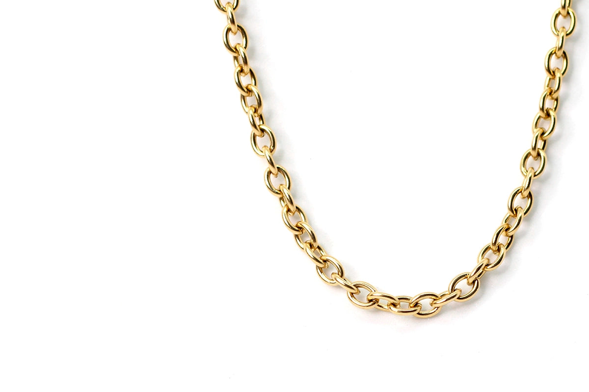 Collar Love acero inoxidable dorado, muestra de sencillez y buen gusto. Hipoalergénico y resistente al desgaste. - DELACABRA