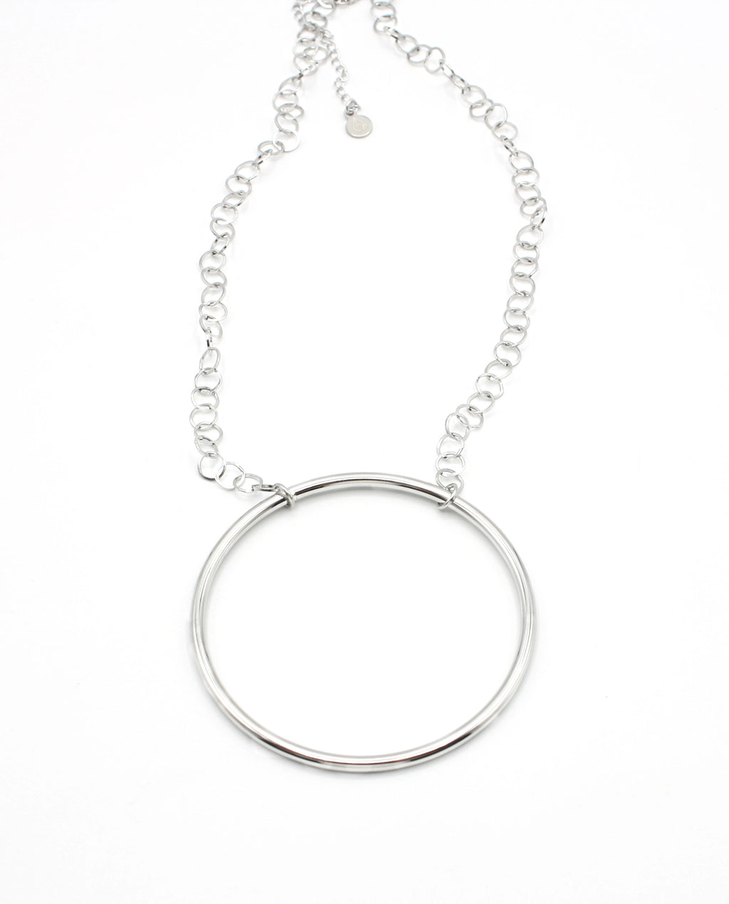 Collar Charlotte acero inoxidable plateado, accesorio de moda versátil y ligero, hipoalergénico y resistente. DELACABRA