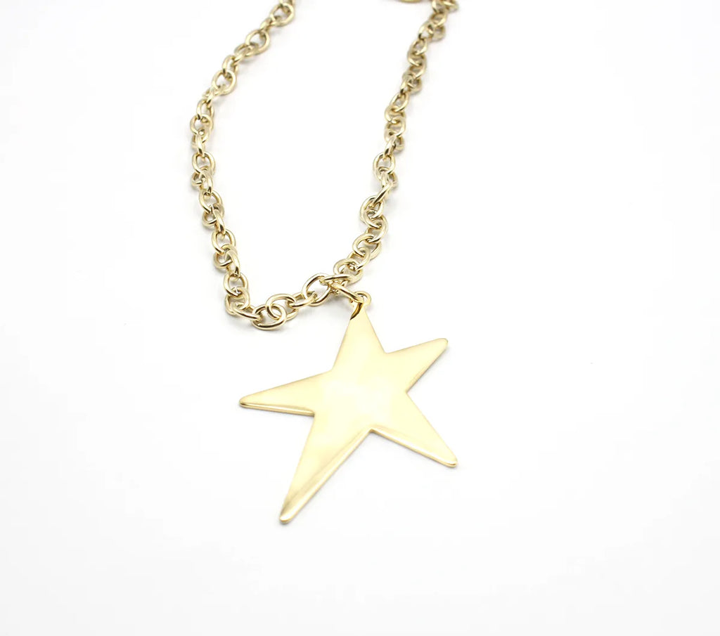 Collar Estrella acero inoxidable dorado placa plana forma de estrella de cinco puntas desiguales acabado brillante espejo. DELACABRA