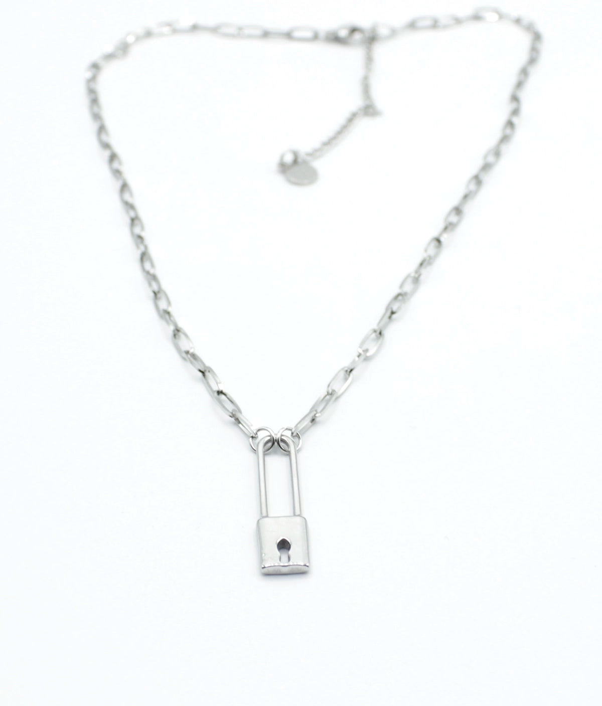 Collar Locked acero inoxidable plateado, concepto minimalista del colgante, diseño de candado antiguo, acabado brillante. - delacabra