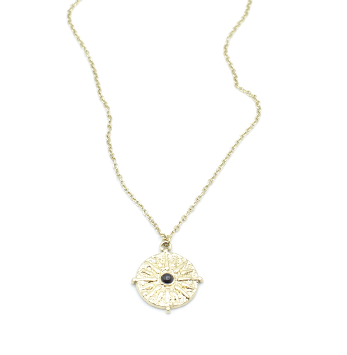 Collar Medalla acero inoxidable dorado combina perfectamente con cualquier estilo que desees desde lo clásico a lo mas moderno - delacabra