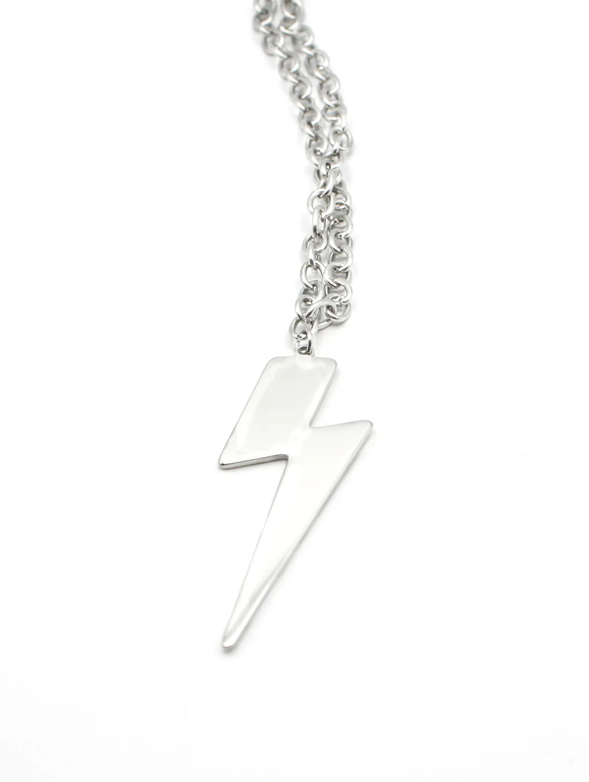 Collar Rayo acero inoxidable plateado, brillante para ser tu joya principal o combinarla con otros collares, versátil y ligero. delacabra shop