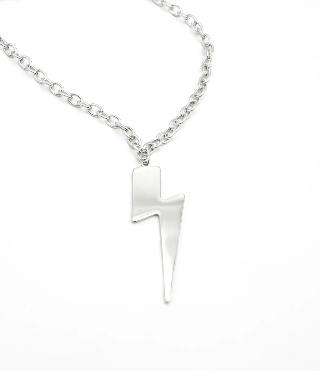 Collar Rayo acero inoxidable plateado, acabado brillante espejo, resistente al agua e hipoalergénico. DELACABRA