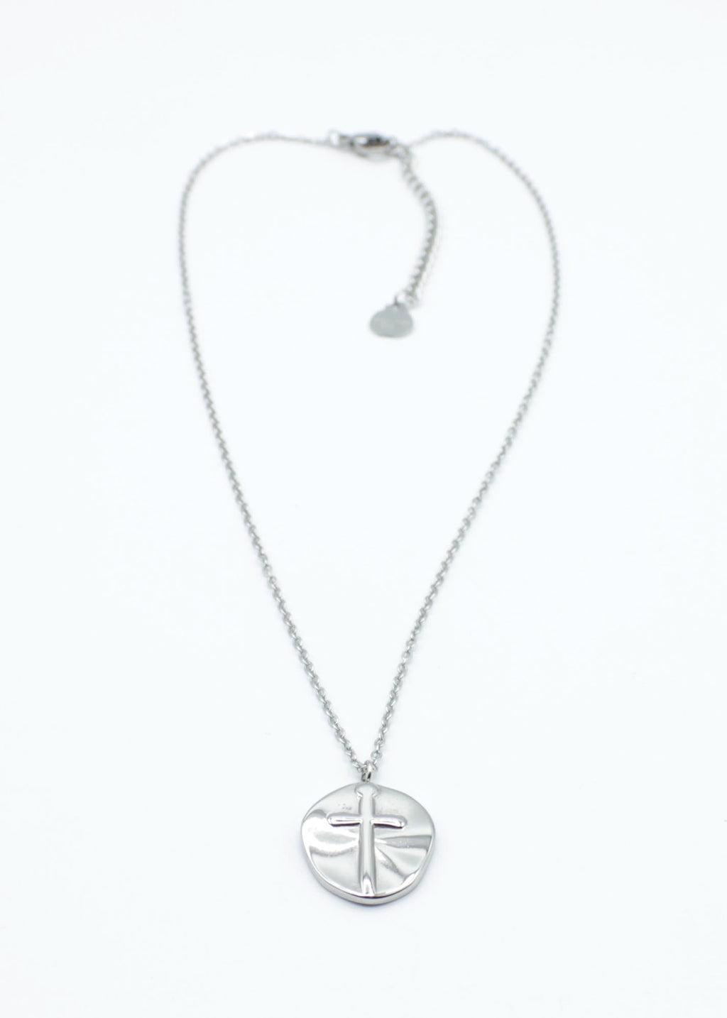 Collar Santa acero inoxidable plateado, cadena tipo rope fina y colgante alargado con una cruz, diseño atemporal y clásico. - DELACABRA
