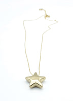 Collar Written in the Stars acero inoxidable dorado, cadena fina y acabado del colgante mate- delacabra