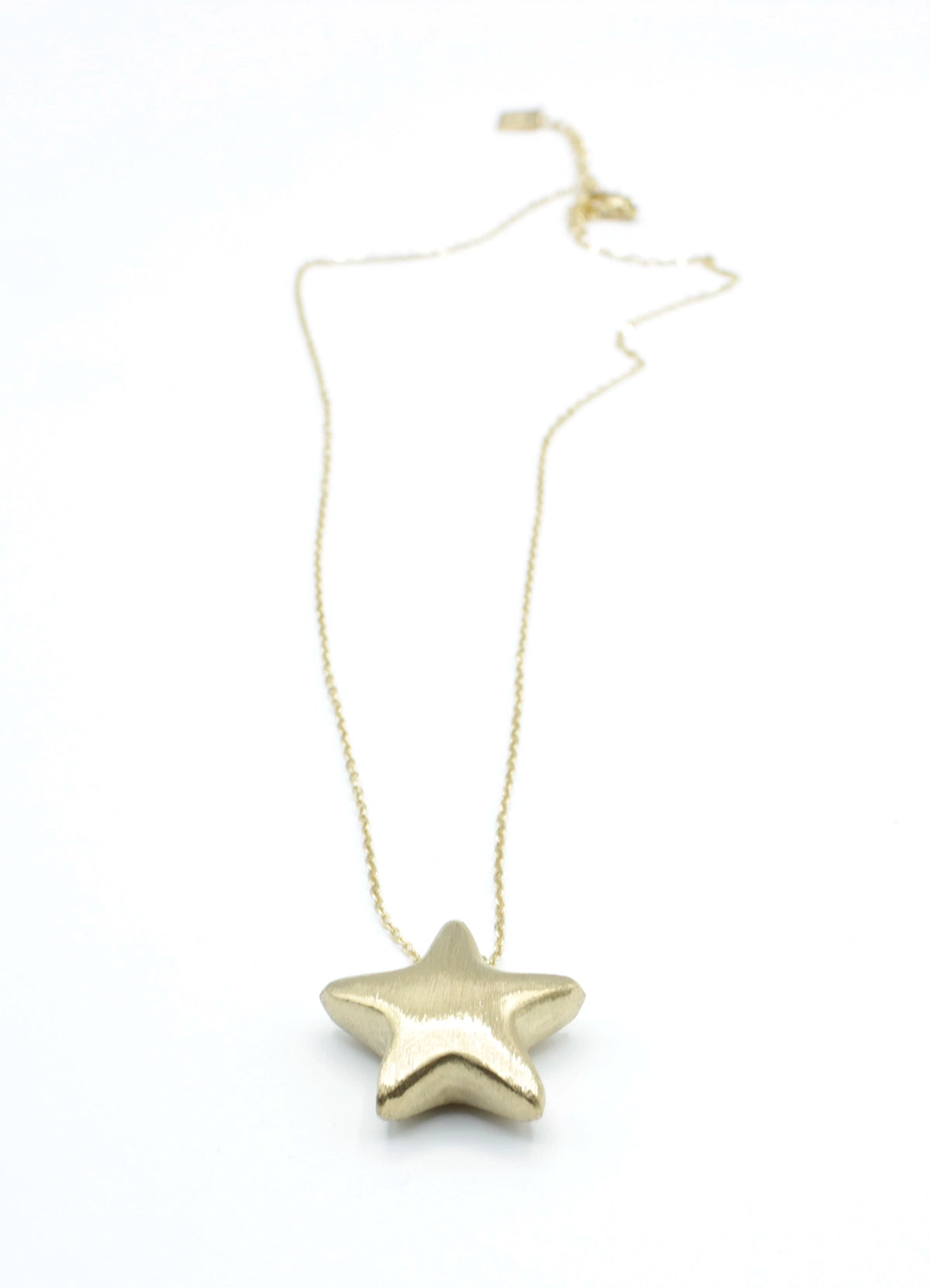 Collar Written in the Stars acero inoxidable dorado, cadena fina y acabado del colgante mate- delacabra