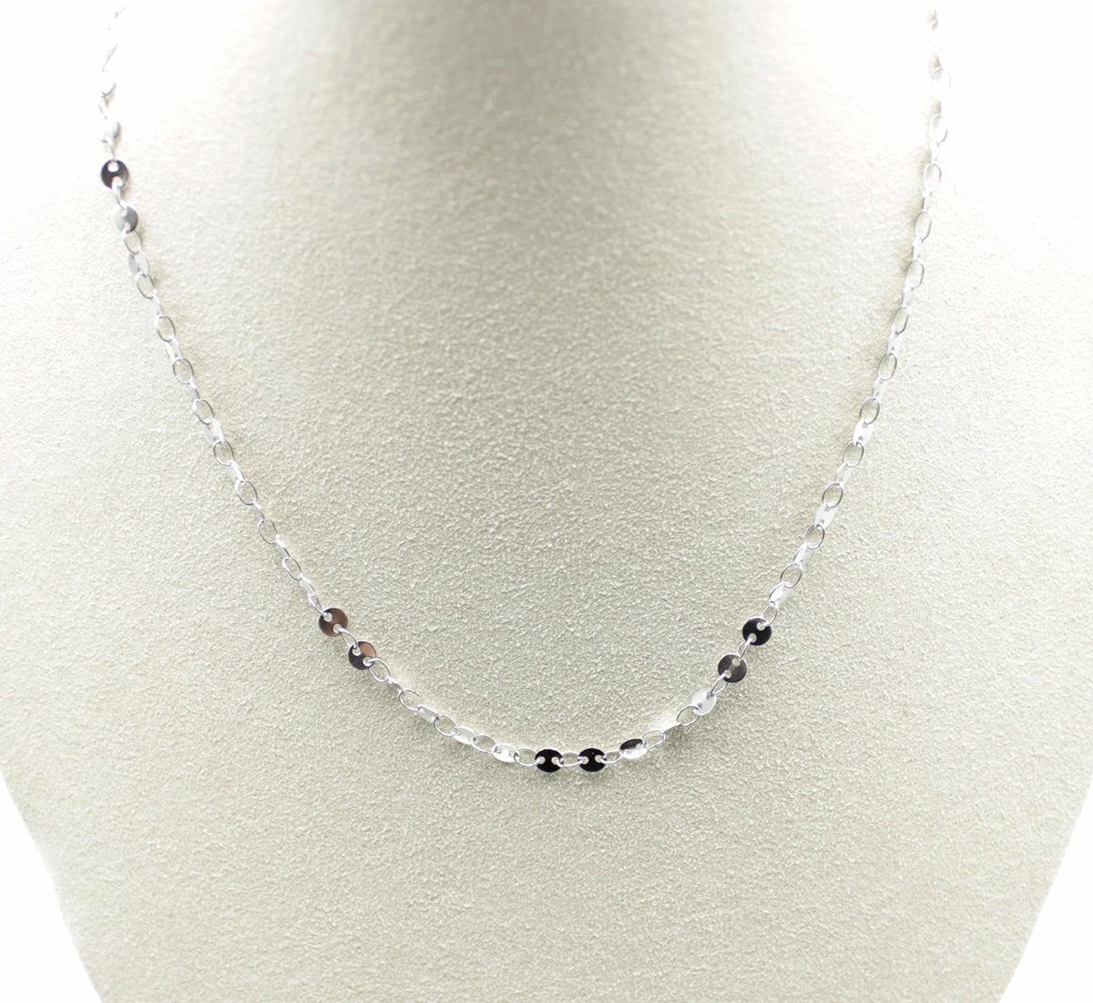 Collar Zaira acero inoxidable plateado  acabado plateado brillante, indicado para hacer layering. - DELACABRA