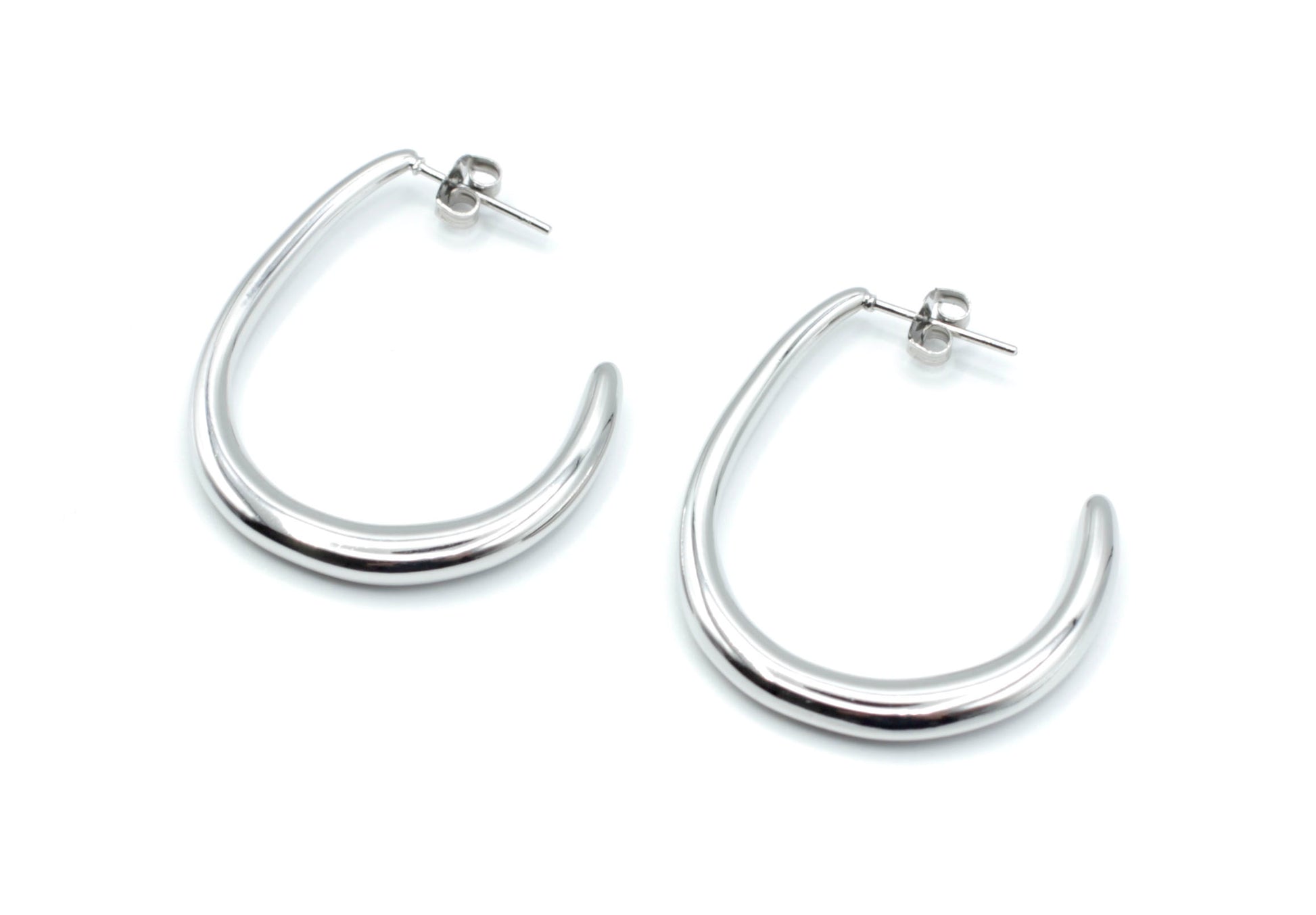 Pendientes plateados Destello de acero inoxidable ajustables, resistentes al agua y hipoalergénicos -DELACABRA