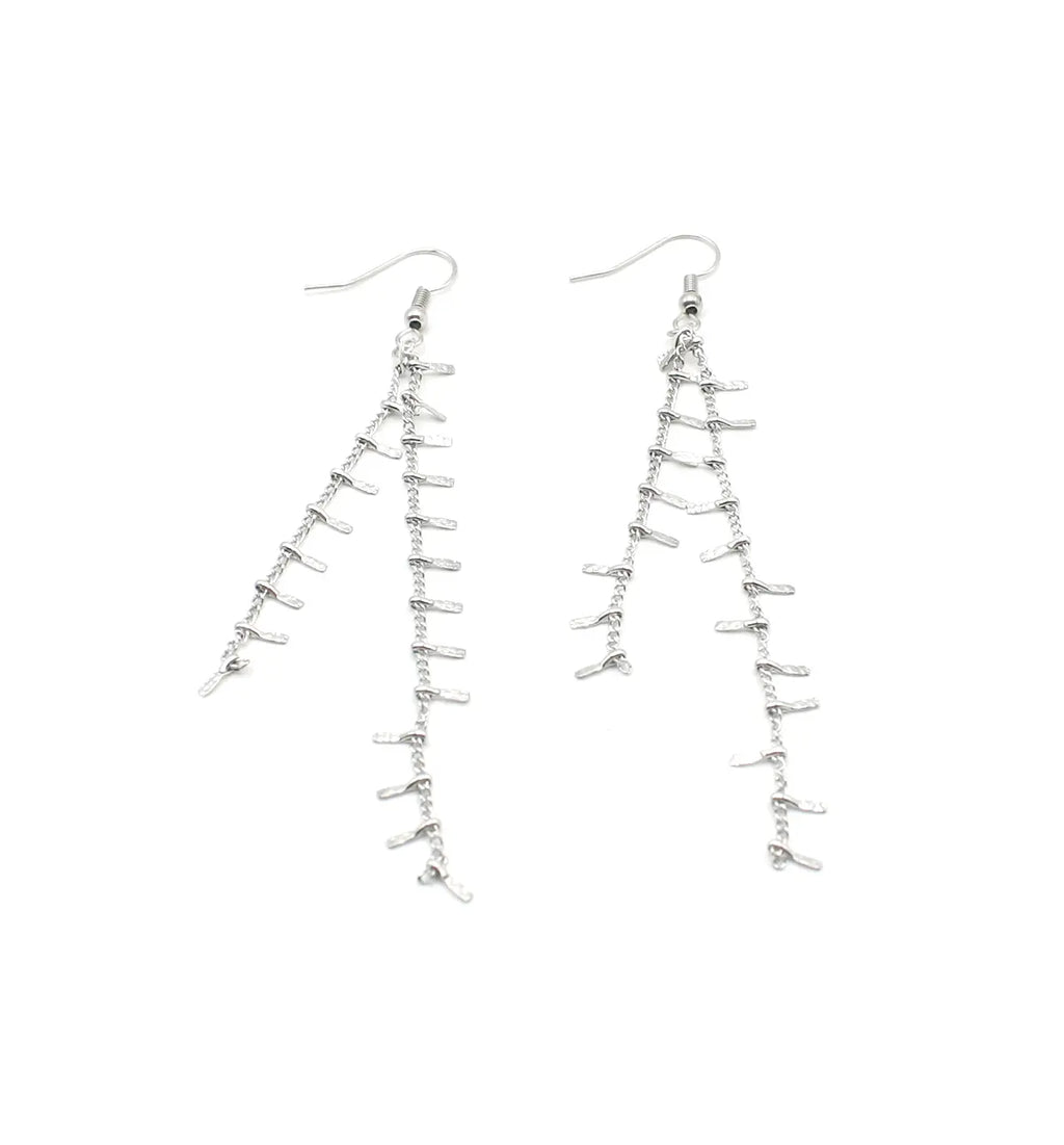 Pendientes  Flecos acero inoxidable plateado, acabado brillante, ligeros como para usar todos los días y en ocasiones elegantes. Delacabra