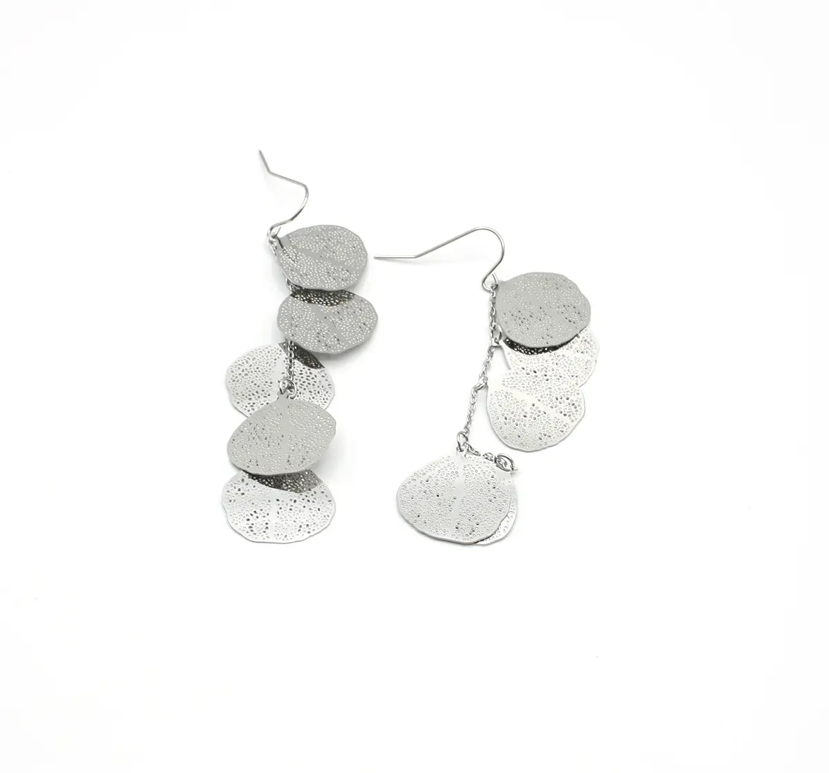 Pendientes Guía acero inoxidable plateado, ligeros y durables, modernos y versátiles. Delacabra