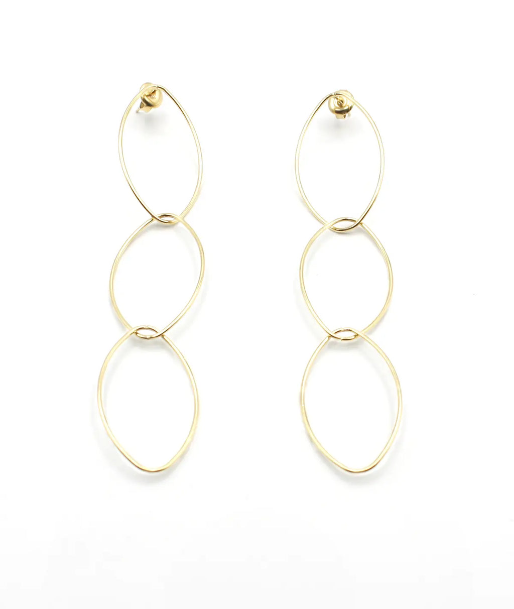 Pendientes Long dorados de acero inoxidable, estilo minimalista con aros ovalados en cascada, hipoalergénicos, resistentes al agua y duraderos, cierre presión mariposa - DELACABRA