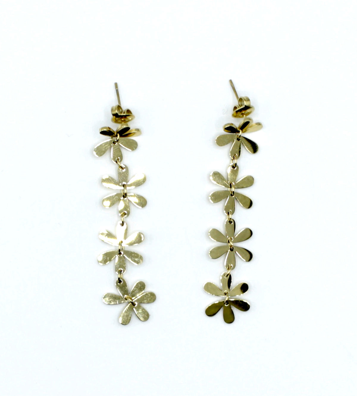 Pendientes Primavera dorados de acero inoxidable, flores enlazadas en diseño vertical, hipoalergénicos, resistentes al agua y duraderos, cierre mariposa - DELACABRA