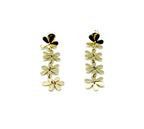 Pendientes Primavera dorados de acero inoxidable con diseño colgante de flores enlazadas, hipoalergénicos, resistentes al agua y duraderos, cierre presión mariposa - DELACABRA