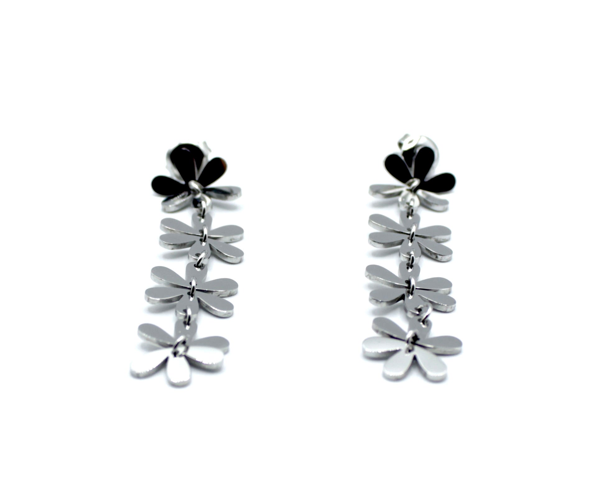 Pendientes Primavera plateados de acero inoxidable con flores enlazadas en cascada, hipoalergénicos, resistentes al agua y duraderos, cierre presión mariposa - DELACABRA