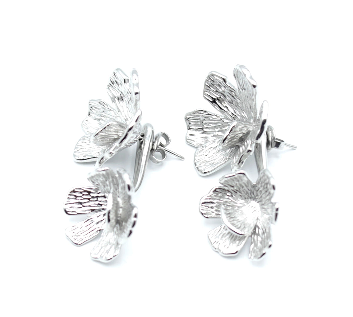 Pendientes Alma acero inoxidable plateado accesorio que combina frescura, estilo y durabilidad. - DELACABRA
