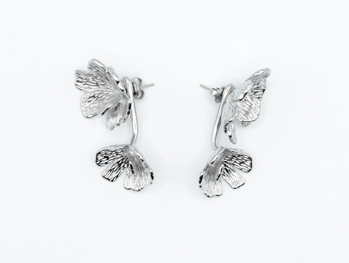 Pendientes Alma acero inoxidable plateado inspirado en la joyería moderna y romántica con estilo delicado y atemporal para la mujer. - DELACABRA