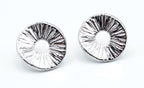 Pendientes Bianca acero inoxidable plateado estilo delicado, sutil que pueden ser usados todos días, hipoalergénico y resistente. - DELACABRA