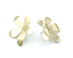 Pendientes  Flor acero inoxidable dorado  diseño moderno y elegante, una flor maciza pero ligera con curvas, acabado brillante y cierre de mariposa. - DELACABRA